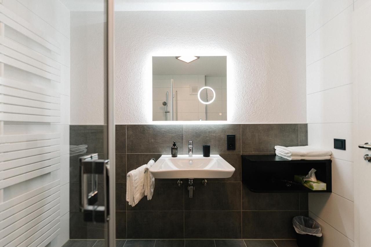 Moderne 2 Zi.-Fewo Blackforest Art Barrierefrei Naehe Freiburg シモンスヴァルト エクステリア 写真