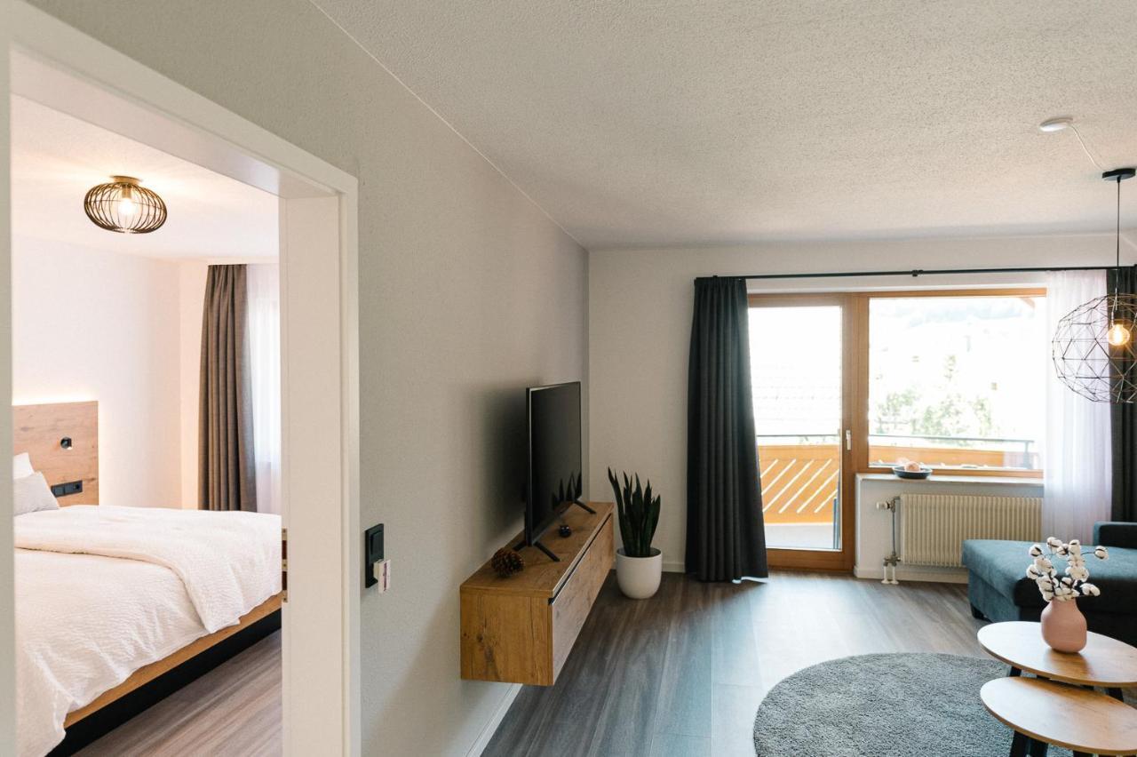 Moderne 2 Zi.-Fewo Blackforest Art Barrierefrei Naehe Freiburg シモンスヴァルト エクステリア 写真
